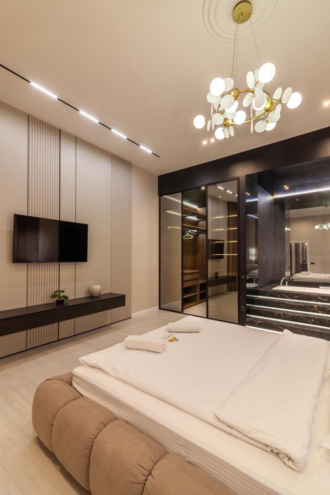 דירות לבוב Leogrand Jacuzzi On Malaniuka 2 מראה חיצוני תמונה